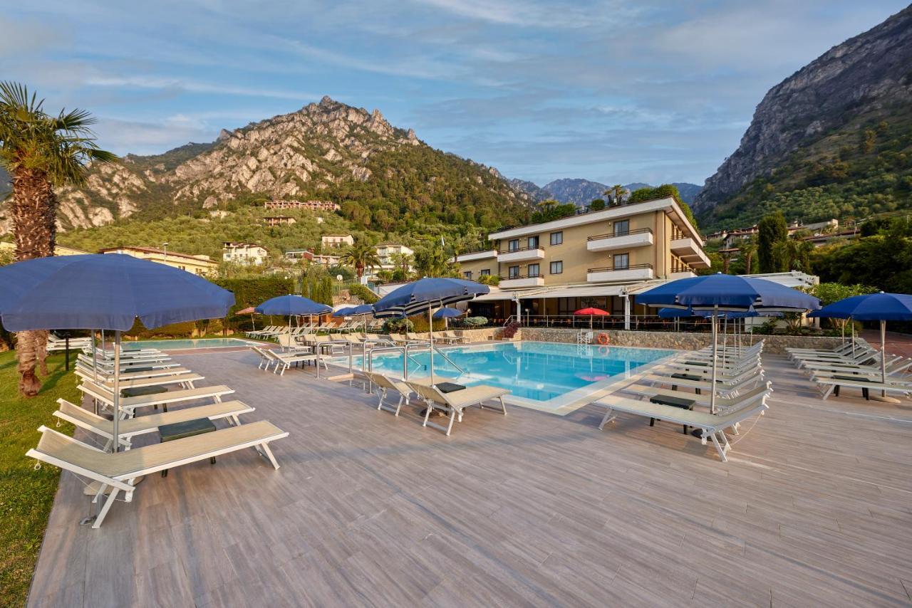 Hotel Royal Village Limone sul Garda Exterior photo