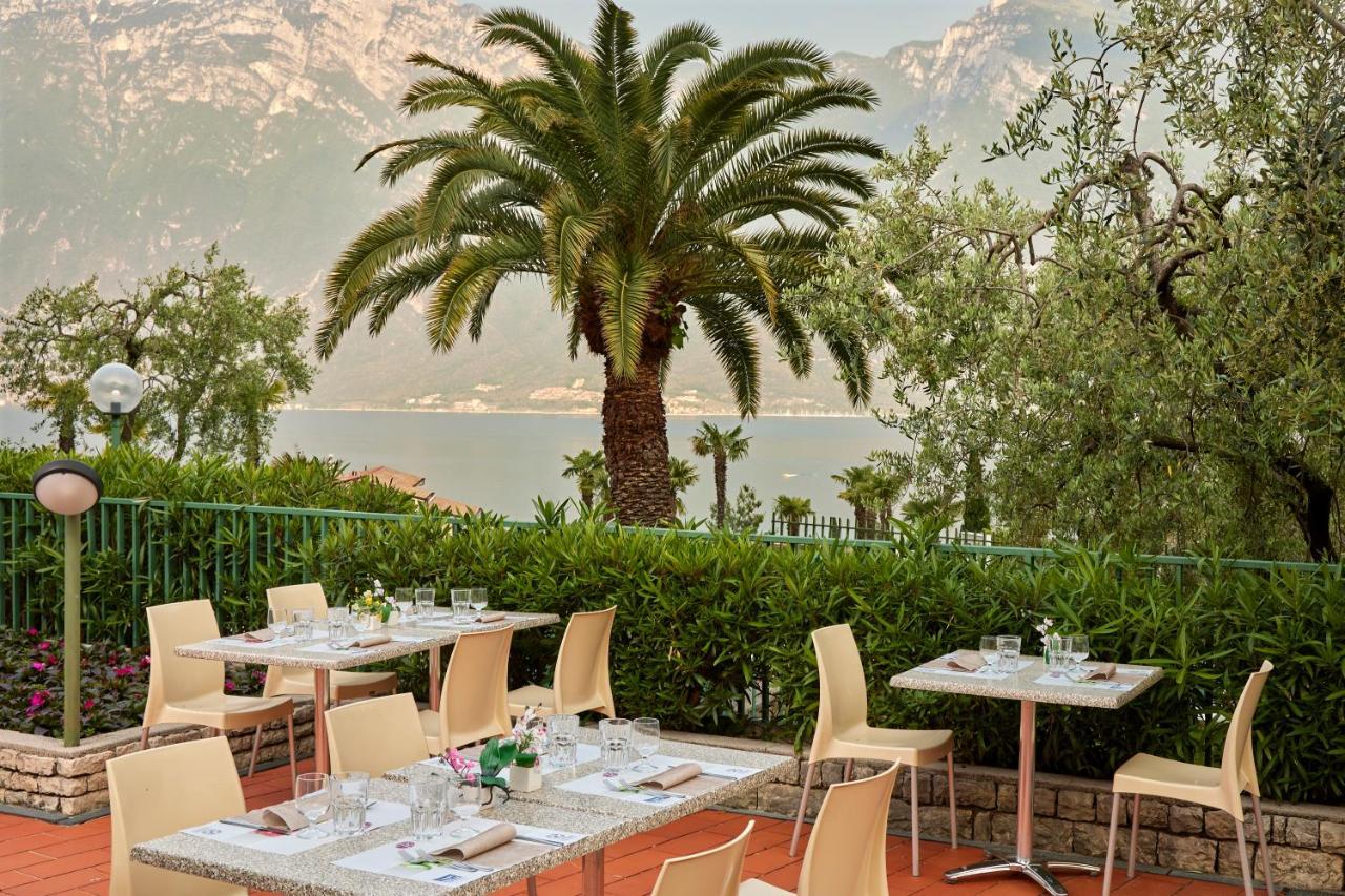 Hotel Royal Village Limone sul Garda Exterior photo