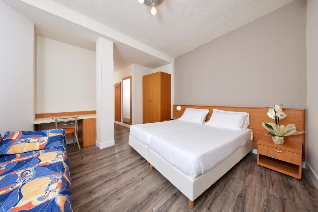 Hotel Royal Village Limone sul Garda Room photo