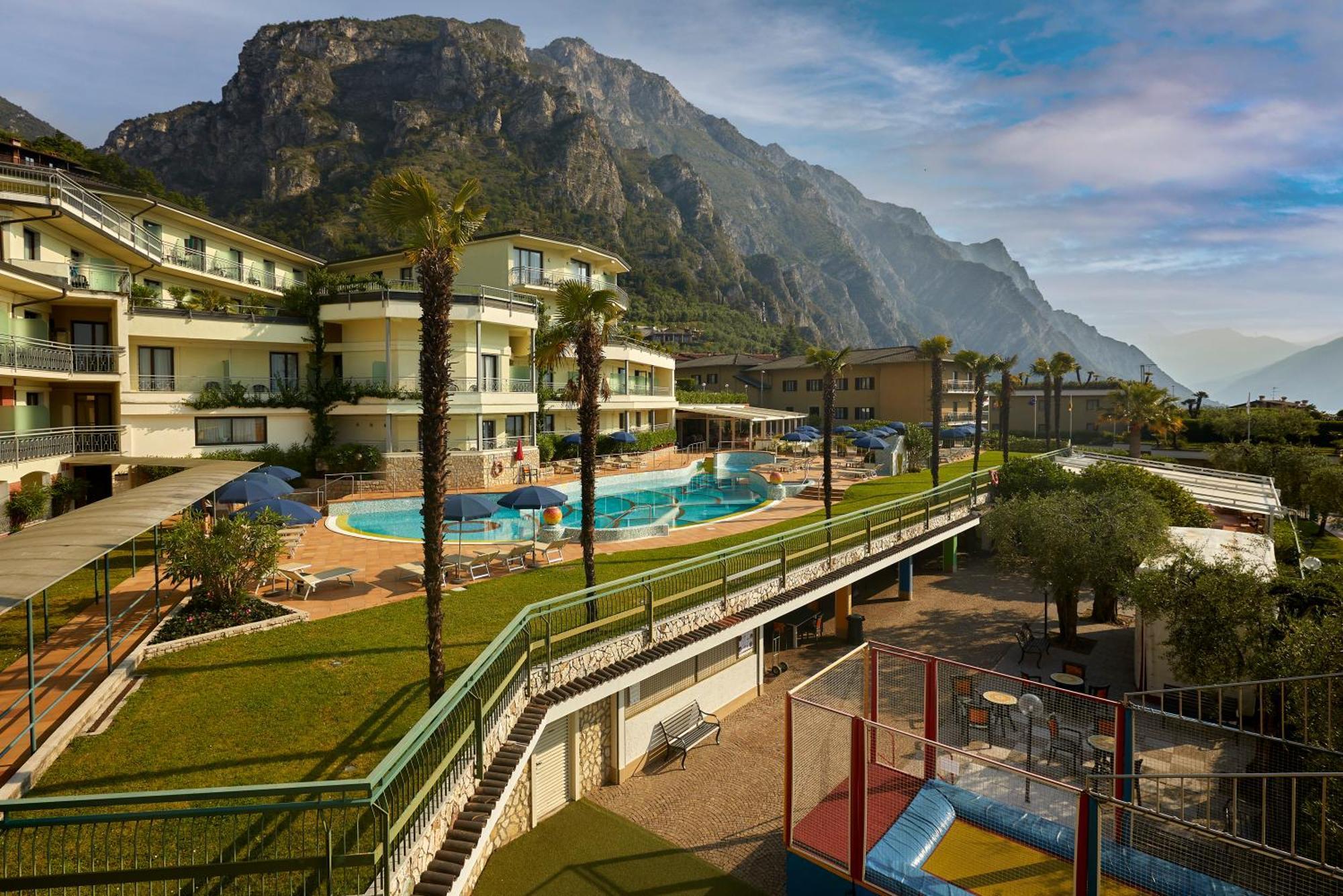 Hotel Royal Village Limone sul Garda Exterior photo