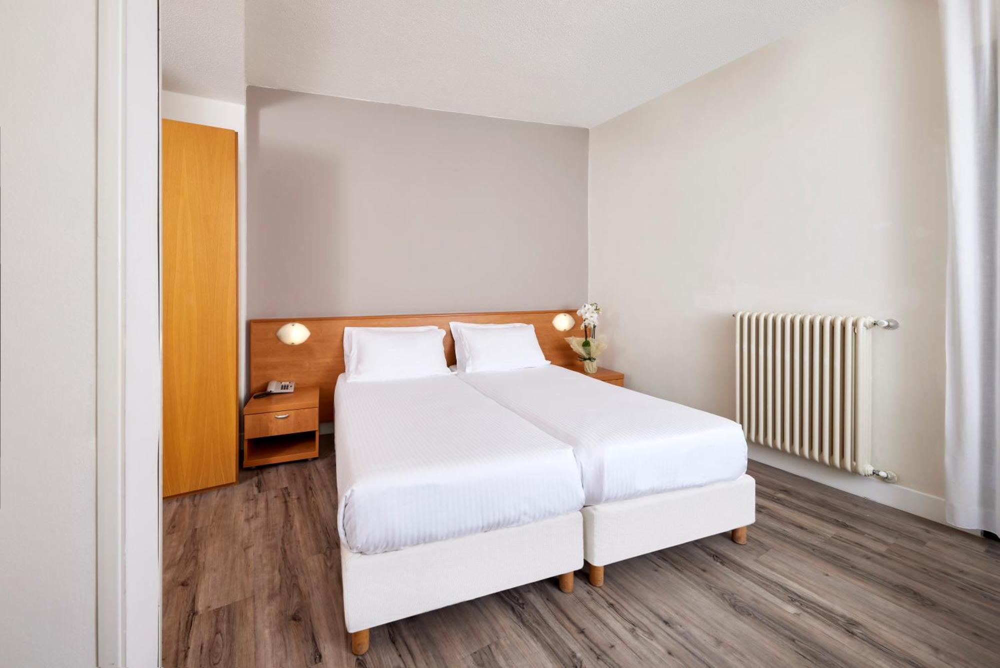 Hotel Royal Village Limone sul Garda Room photo