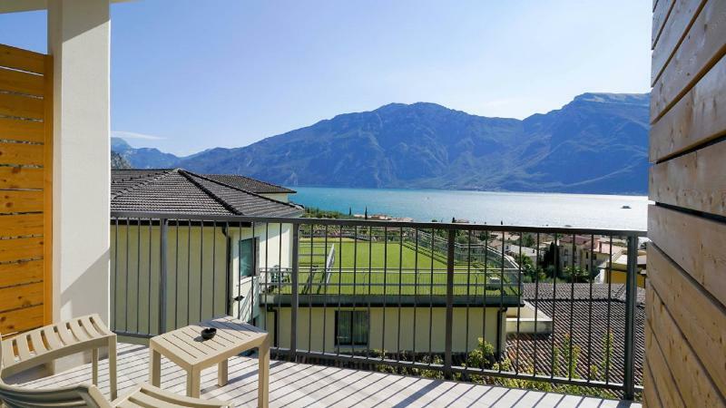 Hotel Royal Village Limone sul Garda Exterior photo