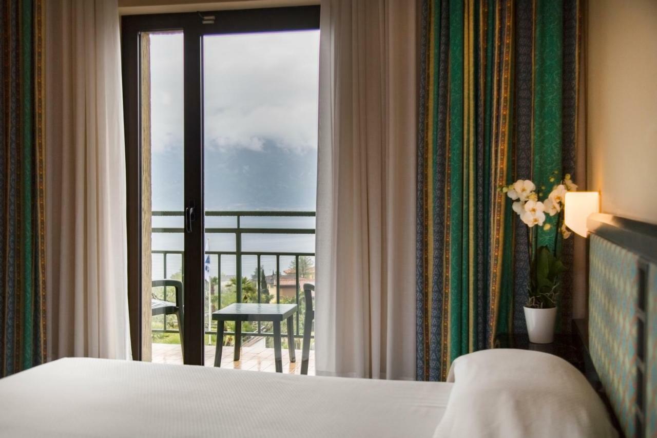 Hotel Royal Village Limone sul Garda Exterior photo
